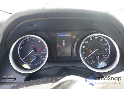 2021 Toyota Camry Le z USA, uszkodzony, nr VIN 4T1C11AKXMU403803